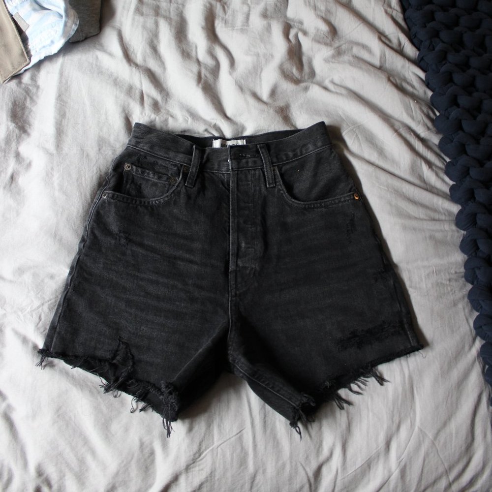Agolde Riley Short in Black Vortex